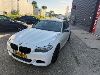 Voiture accidenté BMW 5-serie 523i High Executive M-Sport 2010/10