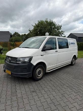 krockskadad bil bedrijf Volkswagen Transporter 2.0 TDI L2H1 DC 2017/6