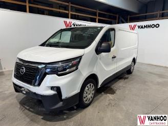 krockskadad bil auto Nissan Primastar  2023/12