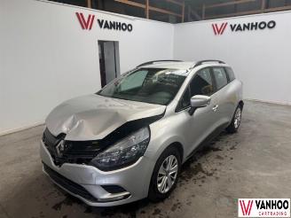 skadebil auto Renault Clio  2019/4