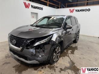 krockskadad bil auto Nissan X-Trail  2023/10