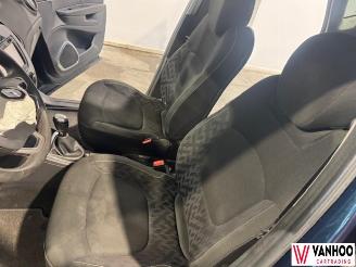 Renault Captur  picture 13