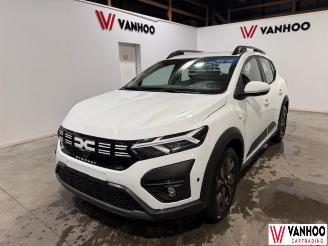 krockskadad bil auto Dacia Sandero  2025/2