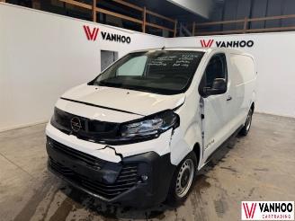 krockskadad bil auto Opel Vivaro  2025/1