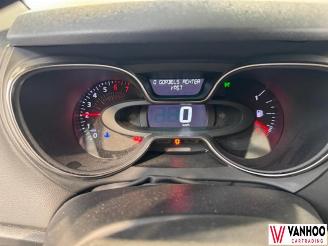 Renault Captur  picture 16