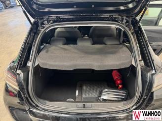 Peugeot e-208  picture 11