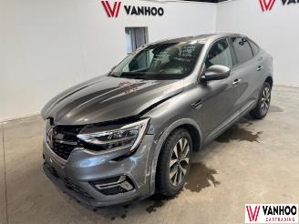 Damaged car Renault Arkana  2023/5