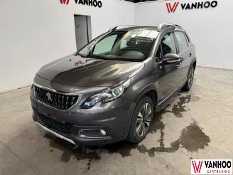 krockskadad bil auto Peugeot 2008  2019/3