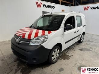 krockskadad bil auto Renault Kangoo  2021/2