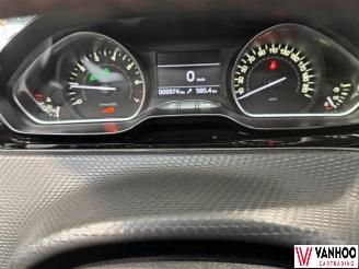 Peugeot 208  picture 17