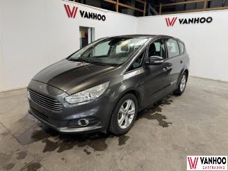 Vaurioauto  passenger cars Ford S-Max  2019/7