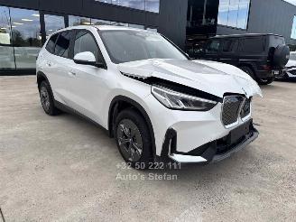 krockskadad bil auto BMW iX1 EDRIVE20 2024/6