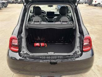 Fiat 500 E BEV picture 14