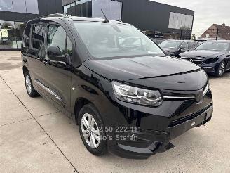 Vaurioauto  passenger cars Toyota ProAce CITY 2024/5