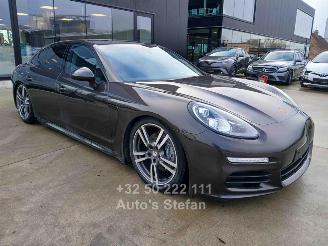 damaged passenger cars Porsche Panamera DIESEL 2013/10