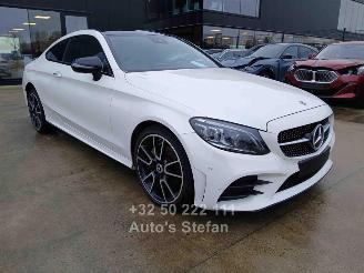krockskadad bil auto Mercedes C-klasse 180 OUPE 2021/8