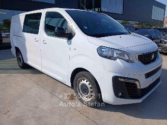 krockskadad bil auto Peugeot Expert  2022/9