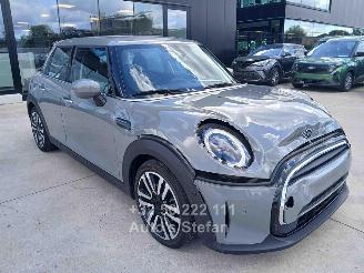 Schadeauto Mini Cooper ONE 2021/3