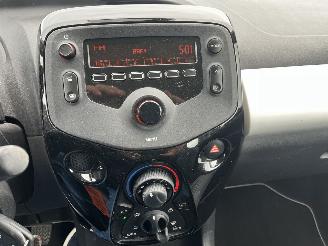 Peugeot 108 VTI 82,PS  AIRCO - 5/DEURS picture 21
