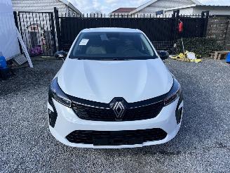 krockskadad bil auto Renault Clio BENZINE - CAR DRIVE 2024/10