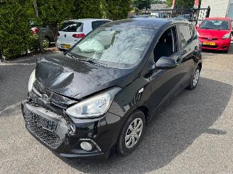 skadebil auto Hyundai I-10 1.0i i-Motion Go! 2016 2016/11