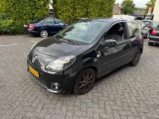 Damaged car Renault Twingo 1.2-16V Dynamique Airco 2011/2