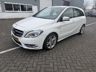 Unfallwagen Mercedes B-klasse 180 Ambition 2012/7