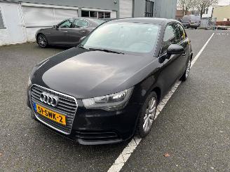 krockskadad bil auto Audi A1 1.2 TFSI Connect 2011/10