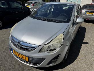 Damaged car Opel Corsa 1.4-16V Cosmo 2012/4