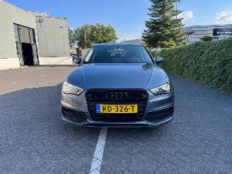 Coche accidentado Audi A3 1.6TDI SPORT EDITION 2016/4