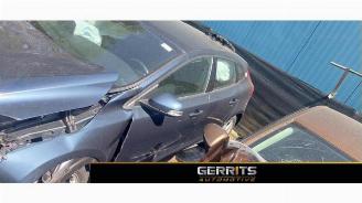 Coche siniestrado Volvo V-40 V40 (MV), Hatchback 5-drs, 2012 / 2019 2.0 D2 16V 2016/7