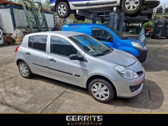 Coche siniestrado Renault Clio Clio III (BR/CR), Hatchback, 2005 / 2014 1.2 16V 75 2008/3