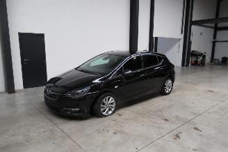 Coche accidentado Opel Astra ELEGANCE 2020/1