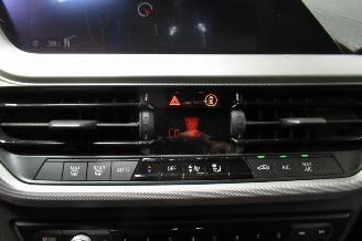 BMW 1-serie SEDAN picture 30
