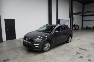 Voiture accidenté Volkswagen T-Roc SUV 2019/4
