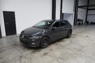 Schadeauto Volkswagen Polo COMFORTLINE 2019/12