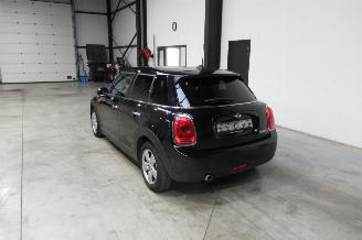 Mini Cooper SEDAN picture 3