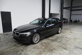 damaged passenger cars BMW 5-serie SPORT LINE 2019/3