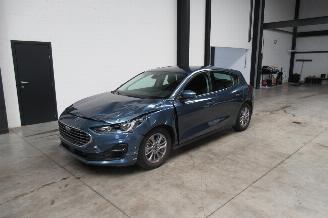krockskadad bil auto Ford Focus TITANIUM 2023/5