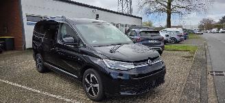 Coche accidentado Volkswagen Caddy maxi 1.5TSI Automaat* 5 zitplekken, voorbereiding voor 7*Panoramadak*LED*DAB+*Navigatie*digitaal*touchscreen* 2024/11