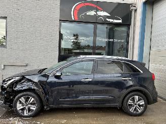Schadeauto Kia Niro KIA NIRO HYBRIDE 2021 2021/11