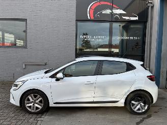 damaged passenger cars Renault Clio RENAULT CLIO 1.0I 2021 2021/6