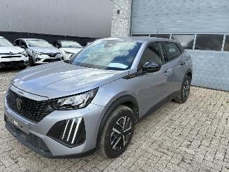 damaged passenger cars Peugeot 2008 PEUGEOT 2008 1.2I 2025 2025/10