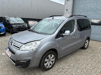 Voiture accidenté Citroën Berlingo CITROEN BERLINGO 1.2I 2017 2017/4