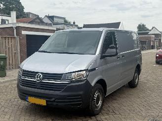 krockskadad bil auto Volkswagen Transporter 2.0 TDI L1H1 28 Bulli 2020/1