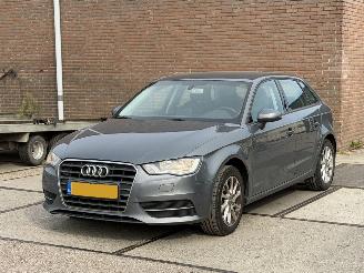 Schadeauto Audi A3 1.6 TDI AUTOMAAT EURO 6 2016/1