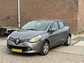 skadebil auto Renault Clio 1.5 Dci eco 2013/1
