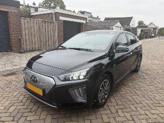 Vaurioauto  passenger cars Hyundai Ioniq  2020/1