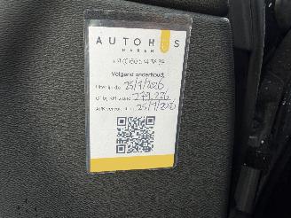 Volvo Xc-60 2.0 T8 R DESIGN AWD picture 19