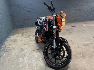 skadebil motor KTM 125 Duke KTM Tour 125 Duke 2015/1